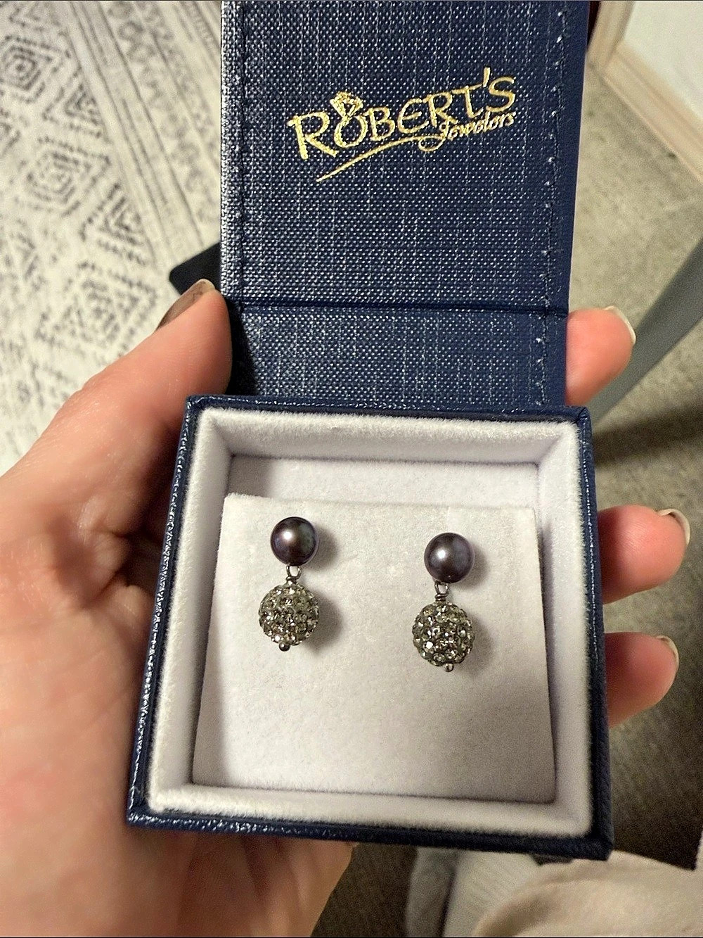Robert's Jewelers Purple & Silver Drop Earrings Like New